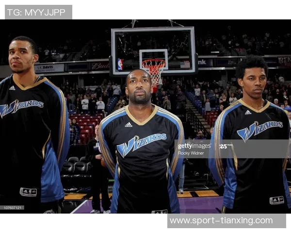 尼克杨批评托马斯布克自私不传球阿里纳斯同样如此