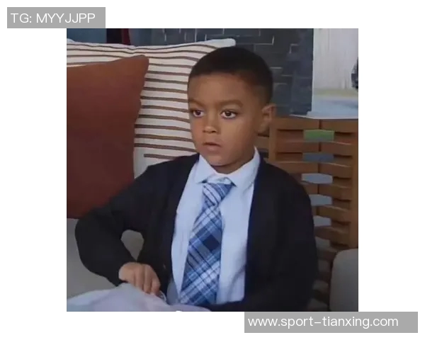 哈登女友身份揭秘：比他大一岁与查尔莫斯育有儿子即将送父亲节礼物